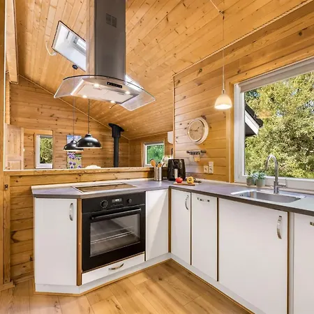 Feriehus Jorina - 700m To The Fjord By Interhome *